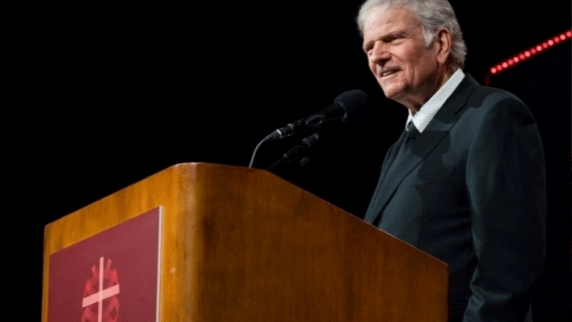 Franklin Graham insta a evangelizar a los migrantes en Europa: “Aprovechemos el momento”
