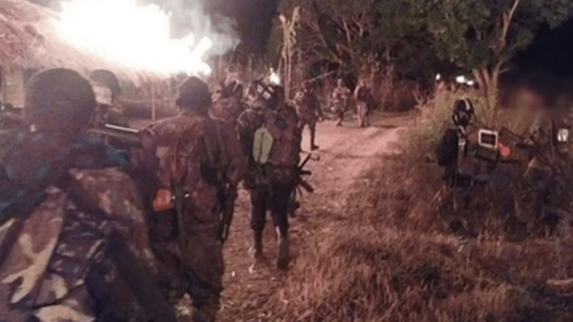 En África, el Estado Islámico quema iglesias y decapita a cristianos